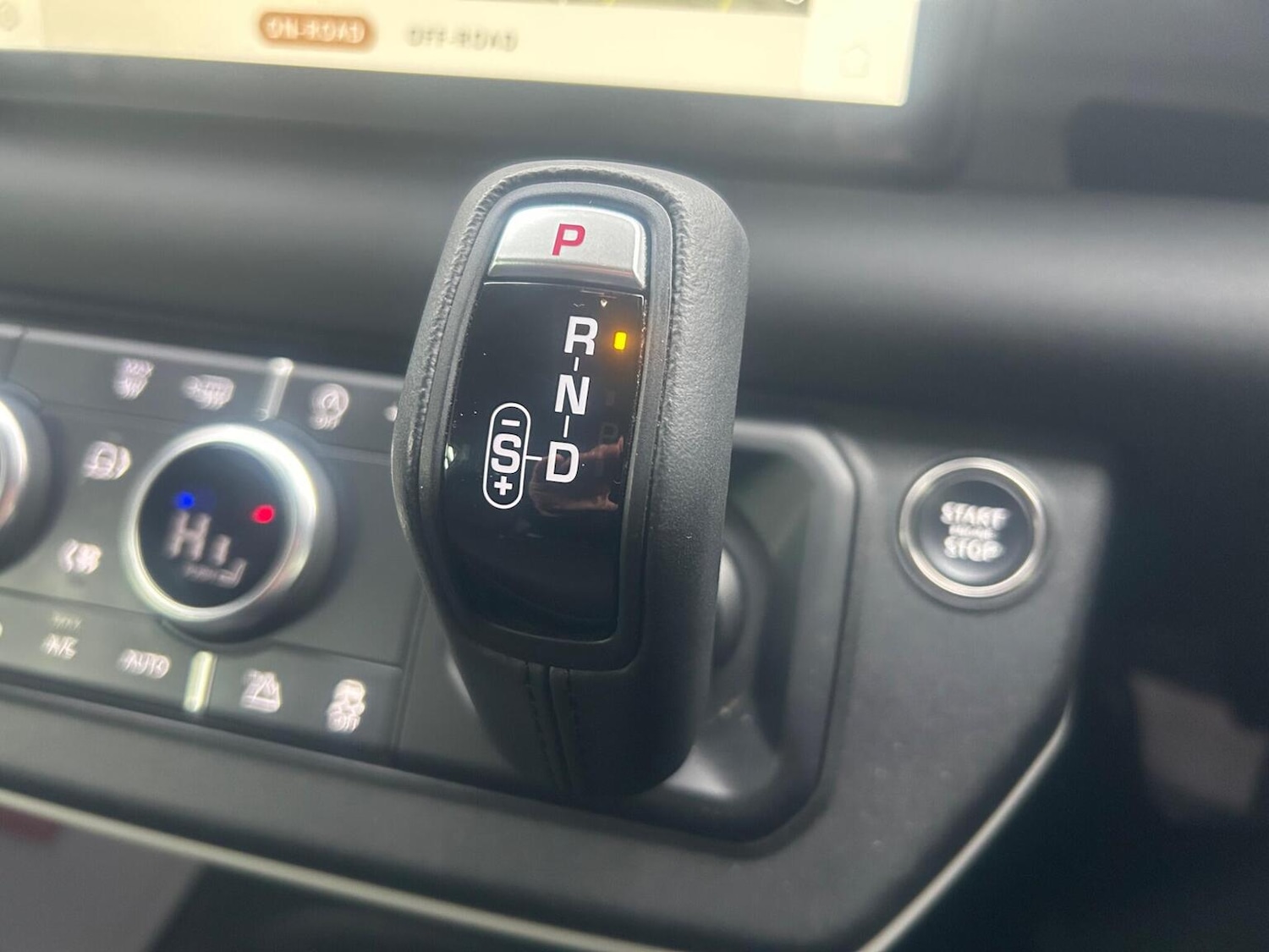 Used Land Rover Defender 90 2024 for sale - 76968585: Photo 10