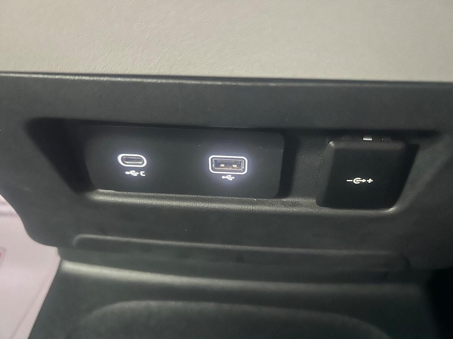 Used Land Rover Defender 90 2024 for sale - 76968585: Photo 17