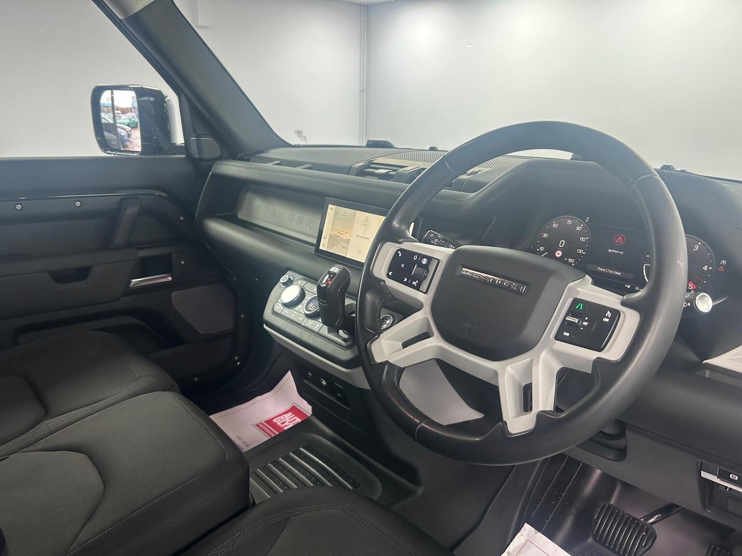 Used Land Rover Defender 90 2024 for sale - 76968585: Photo 23