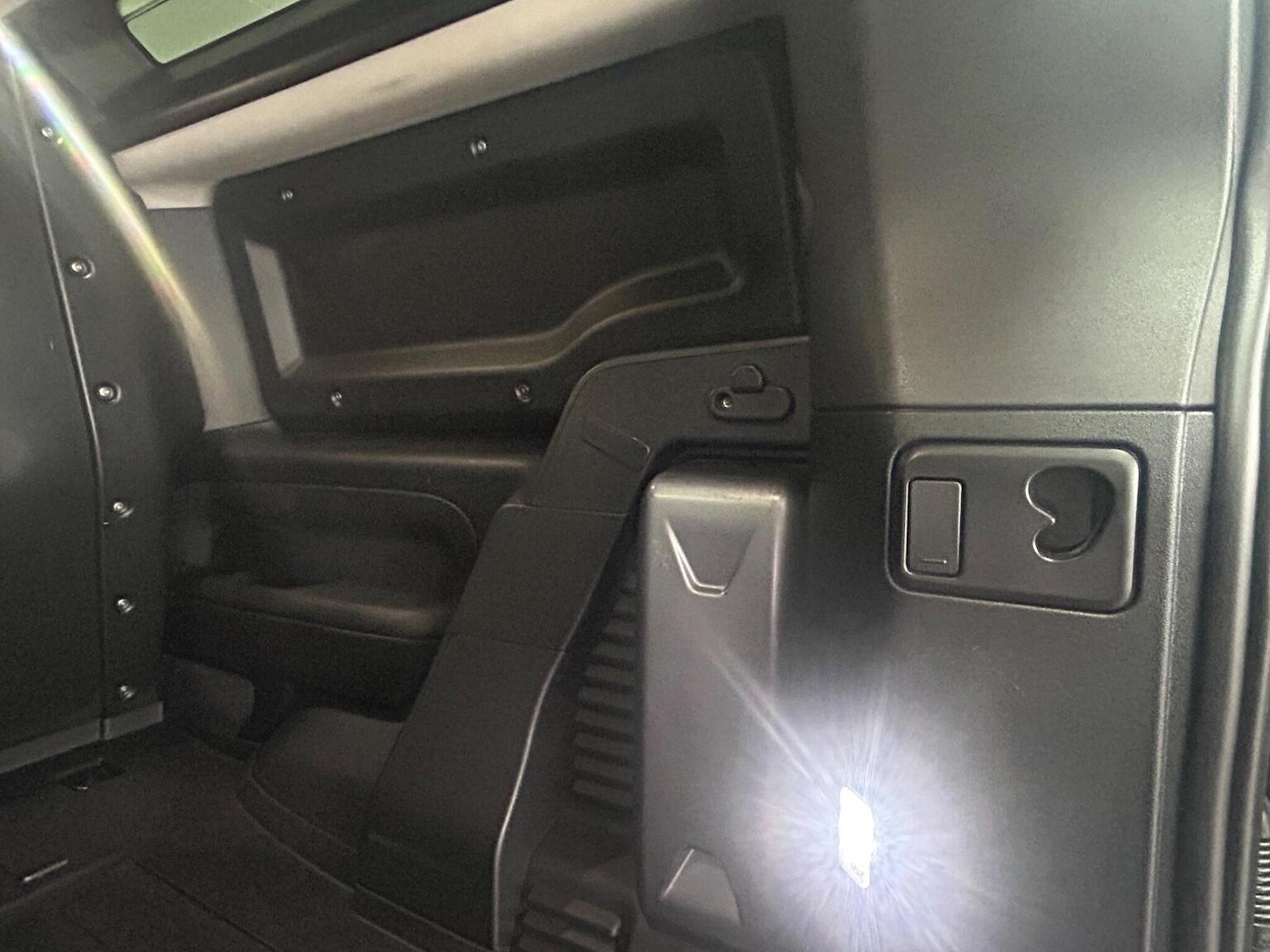 Used Land Rover Defender 90 2024 for sale - 76968585: Photo 33