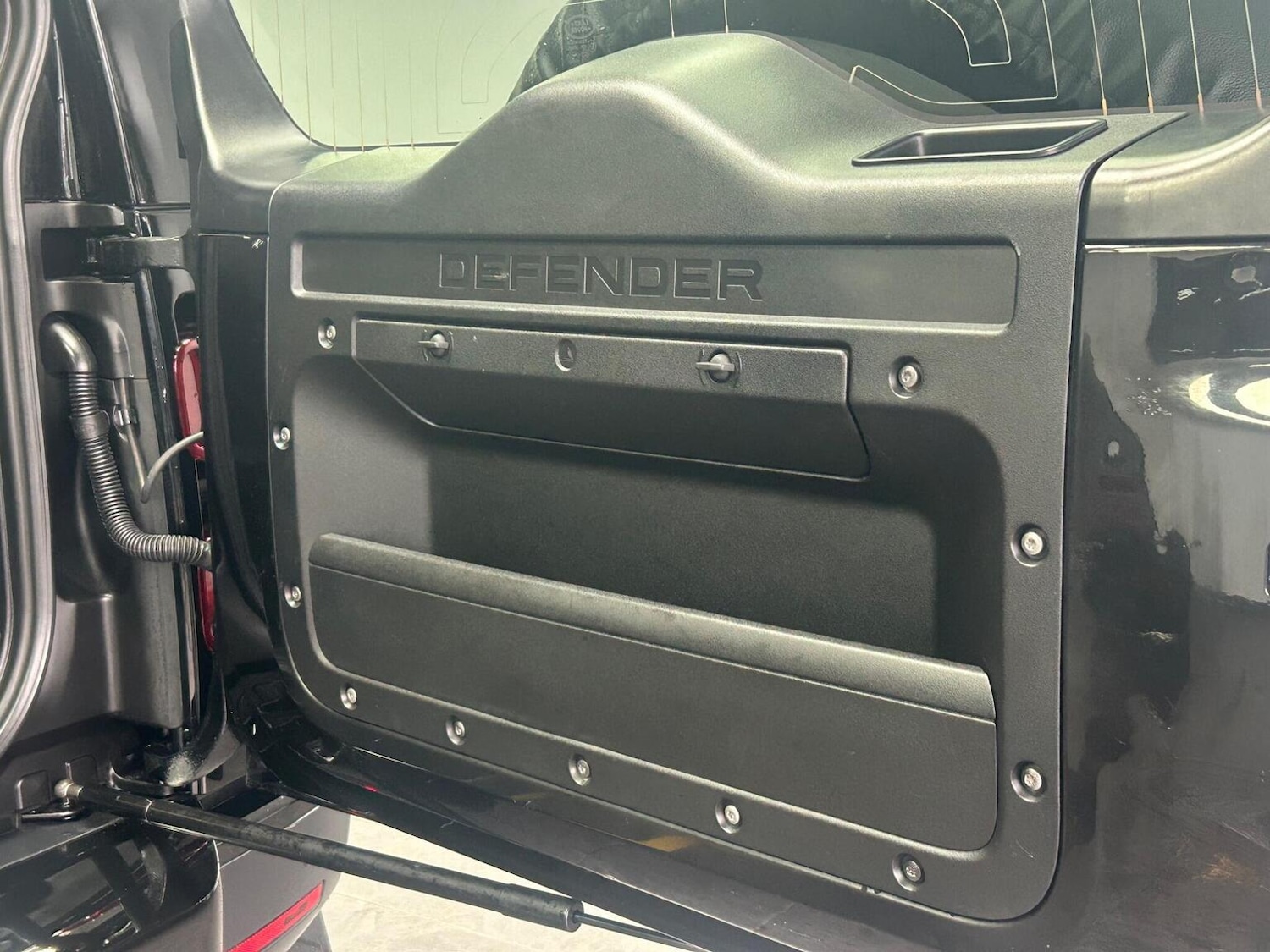 Used Land Rover Defender 90 2024 for sale - 76968585: Photo 34