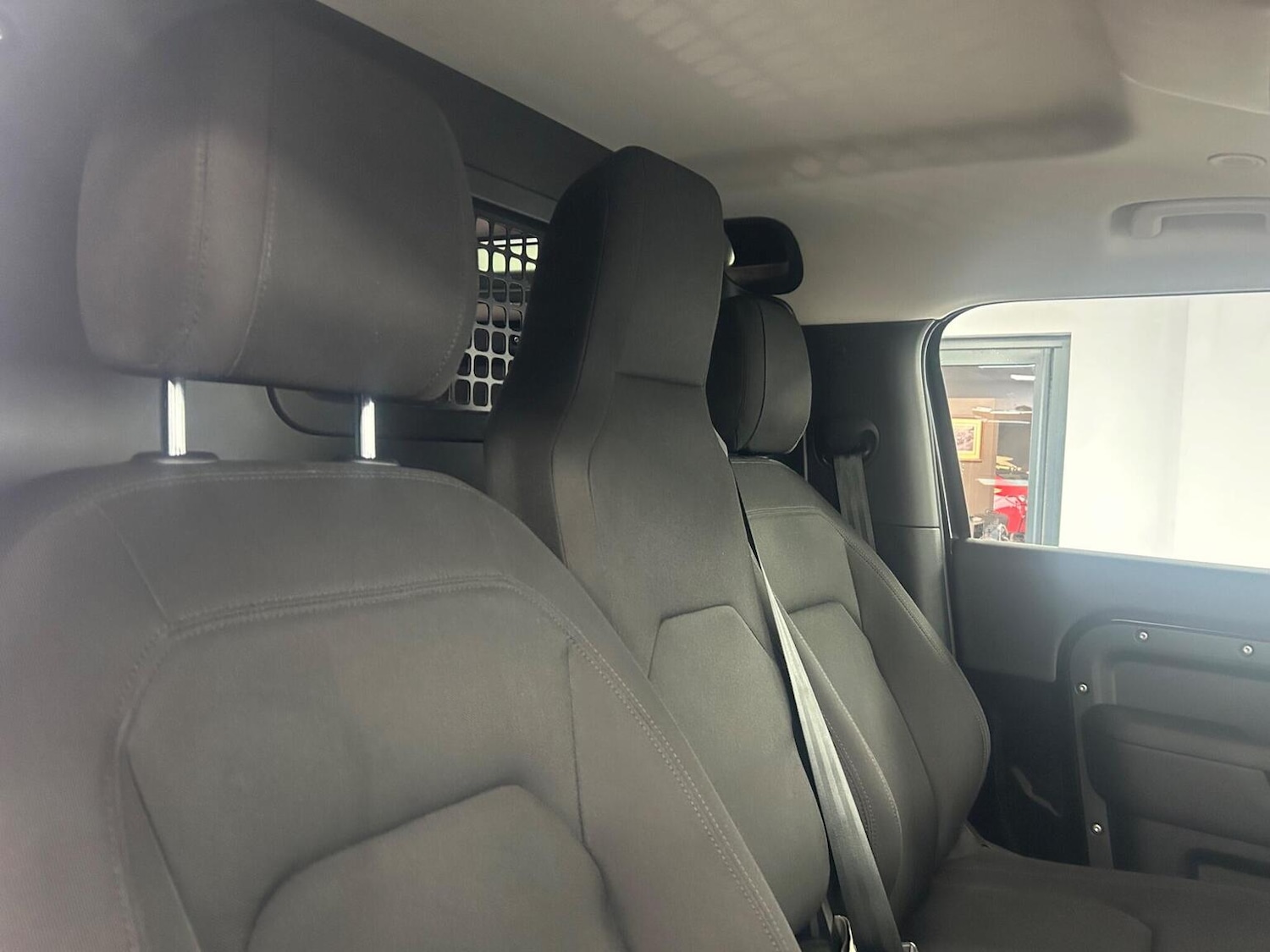 Used Land Rover Defender 90 2024 for sale - 76968585: Photo 7