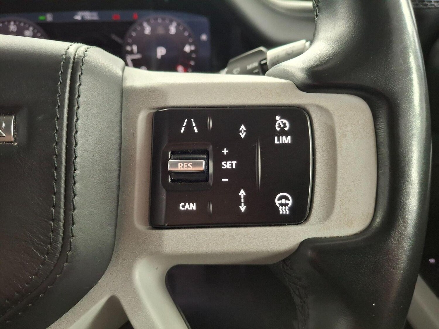 Used Land Rover Defender 2020 for sale - 78219556: Photo 11