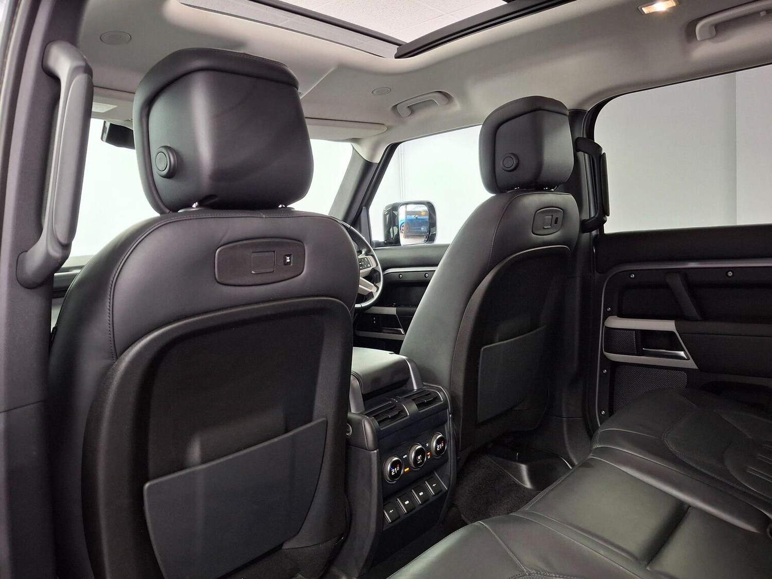 Used Land Rover Defender 2020 for sale - 78219556: Photo 65