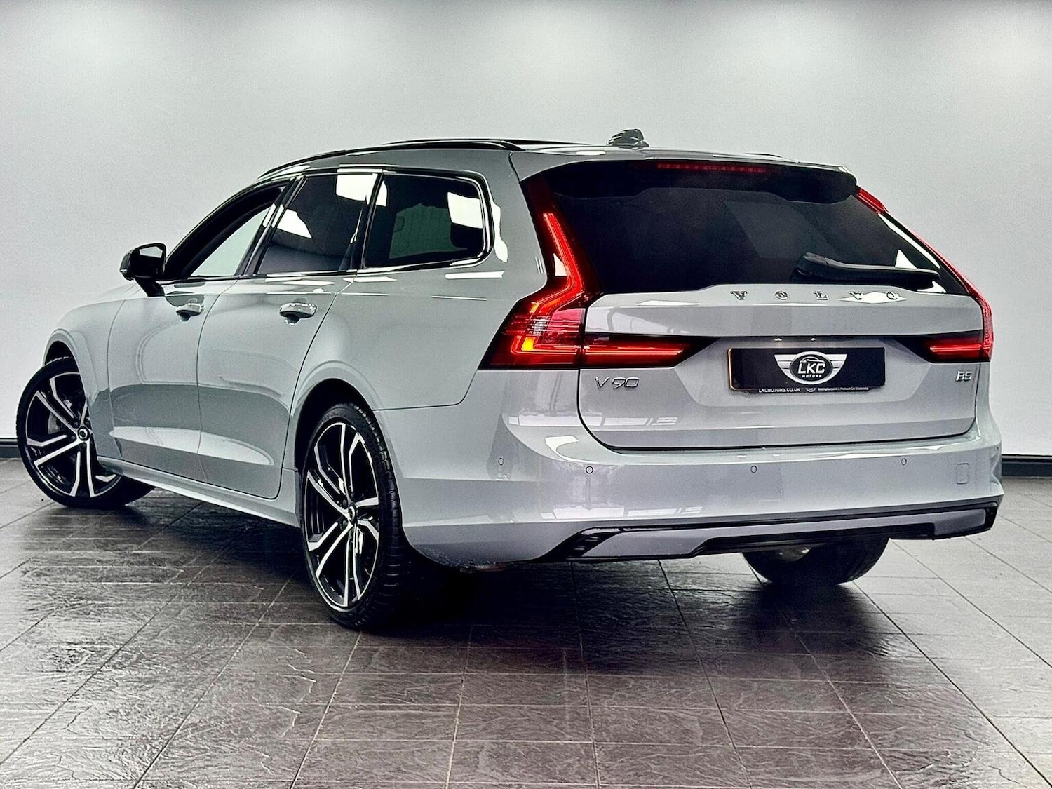 Used Volvo V90 2023 for sale - 76093704: Photo 15