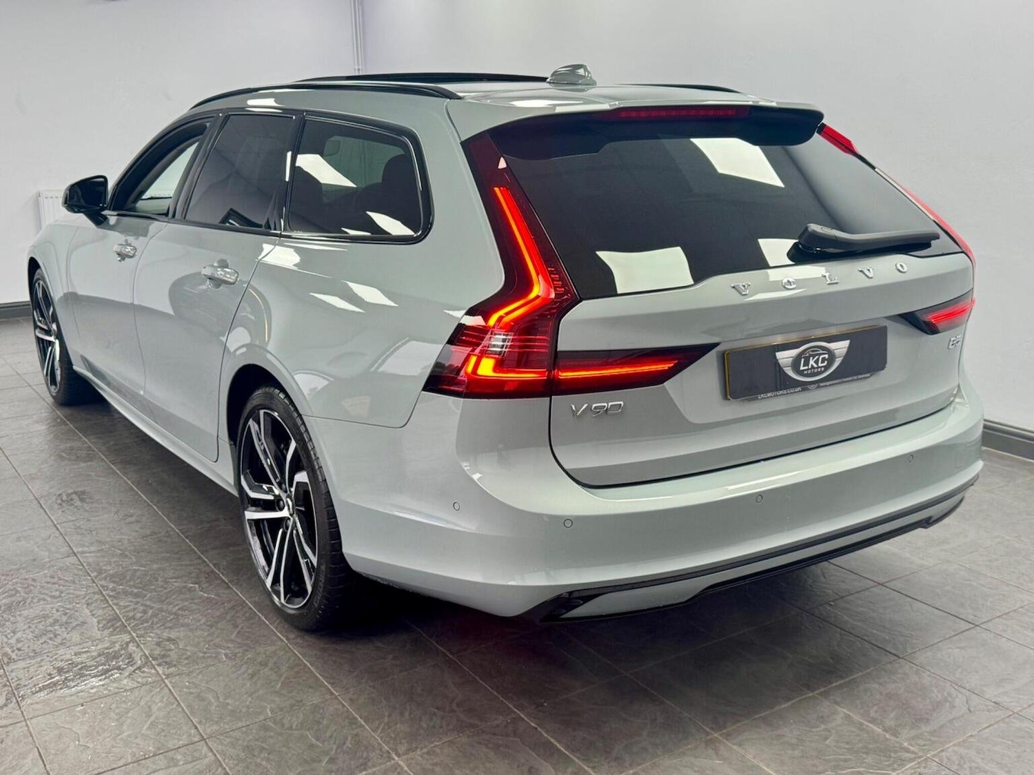 Used Volvo V90 2023 for sale - 76093704: Photo 17