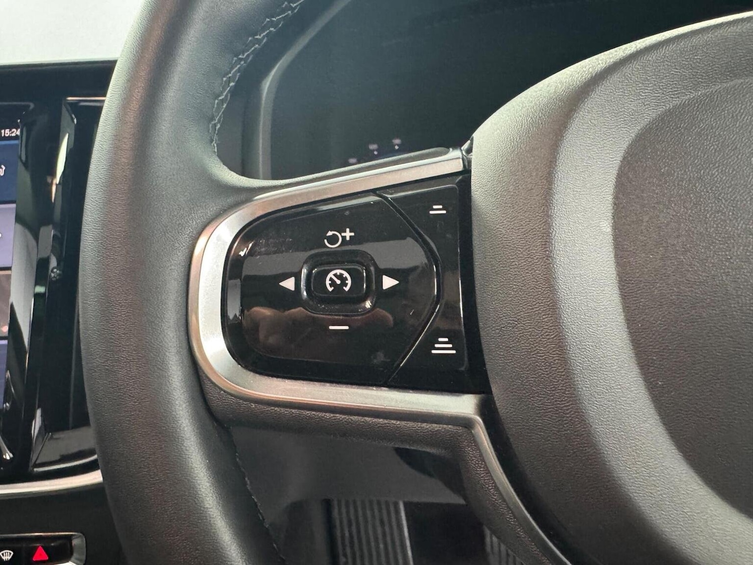 Used Volvo V90 2023 for sale - 76093704: Photo 40