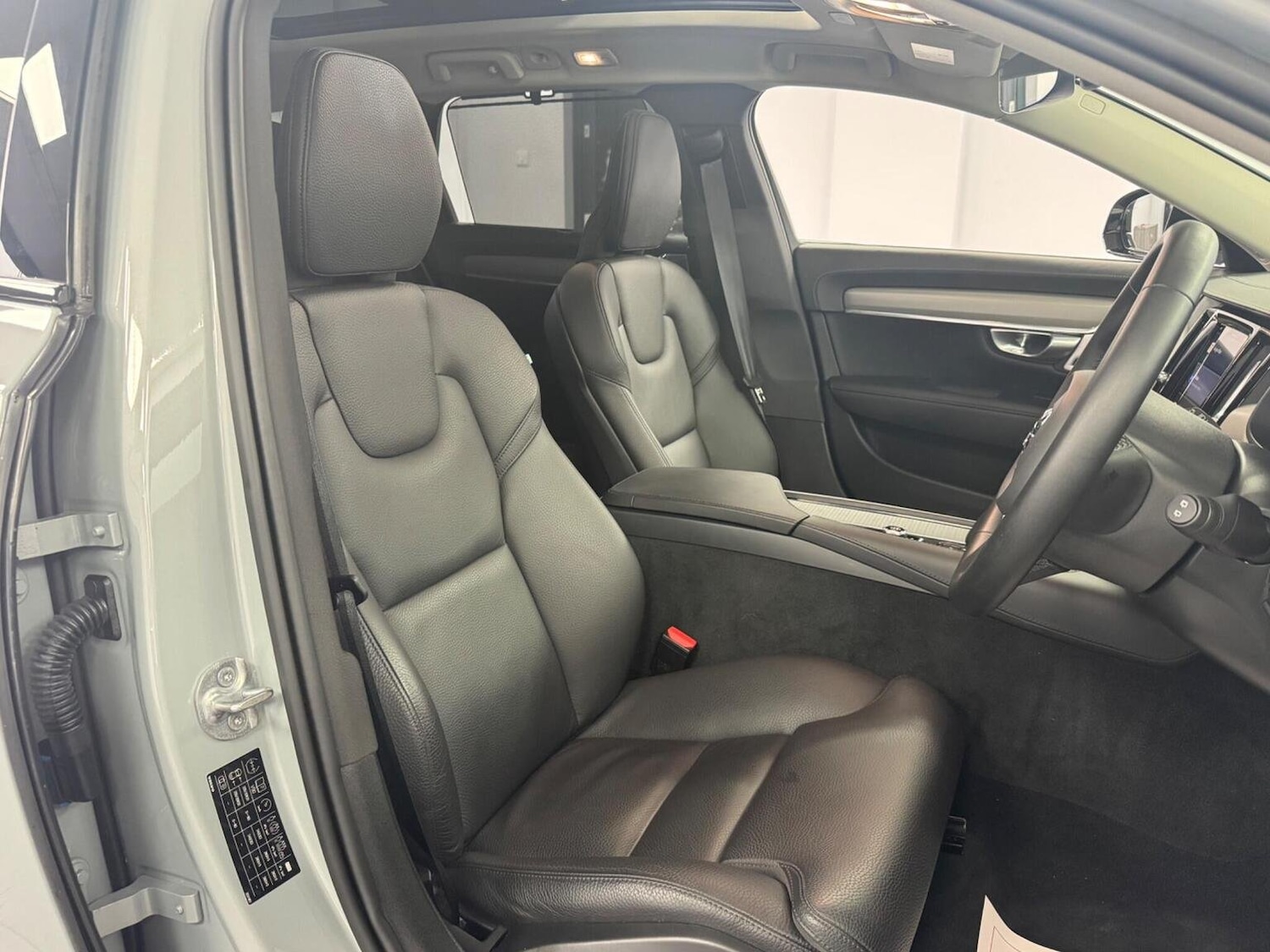 Used Volvo V90 2023 for sale - 76093704: Photo 5