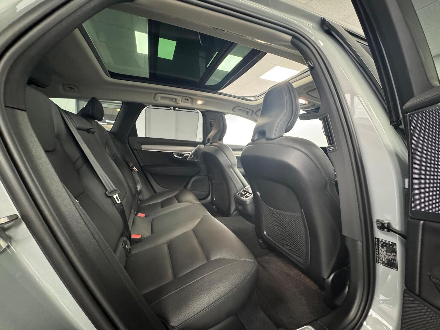 Used Volvo V90 2023 for sale - 76093704: Photo 51