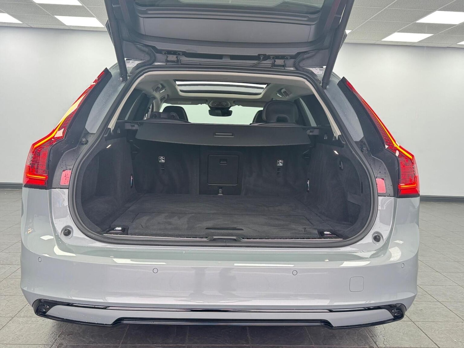 Used Volvo V90 2023 for sale - 76093704: Photo 60