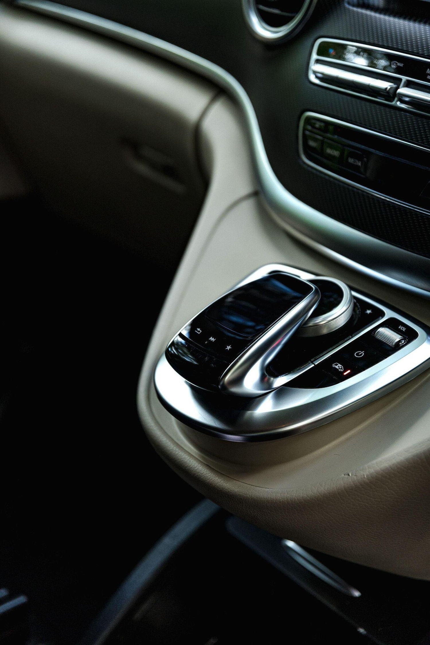 Used Mercedes-Benz V-Class 2019 for sale - 76794578: Photo 18