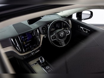 Used Volvo XC60 2021 for sale - 75806456: Photo