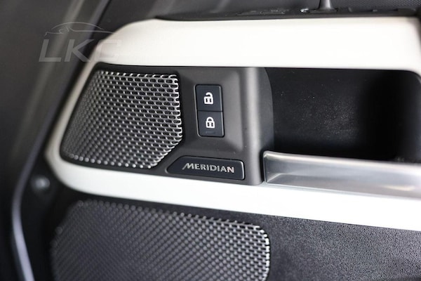 Used Land Rover Defender 110 2024 for sale - 76107221: Photo 16