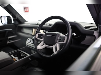 Used Land Rover Defender 110 2024 for sale - 76107221: Photo 3