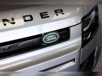 Used Land Rover Defender 110 2024 for sale - 76107221: Photo 4