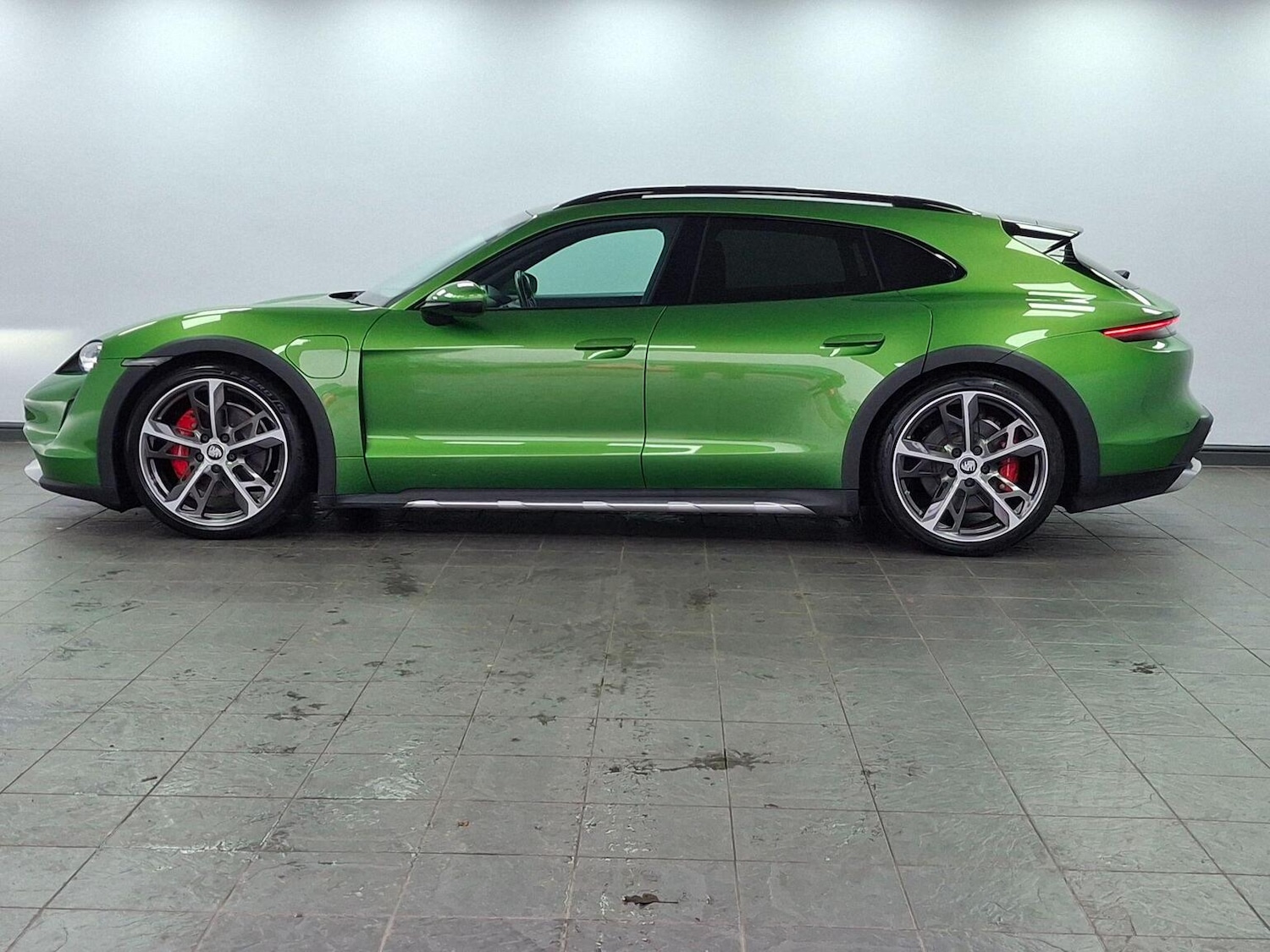 Used Porsche Taycan 2021 for sale - 77107632: Photo 11