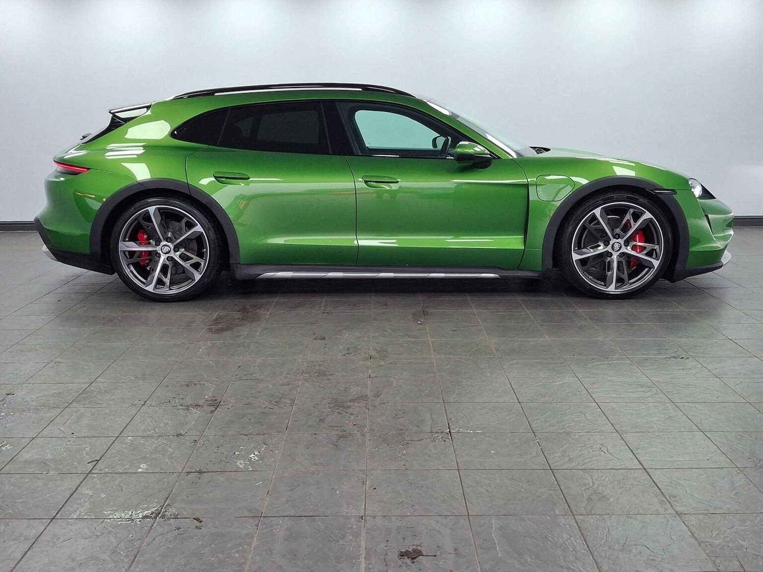 Used Porsche Taycan 2021 for sale - 77107632: Photo 15