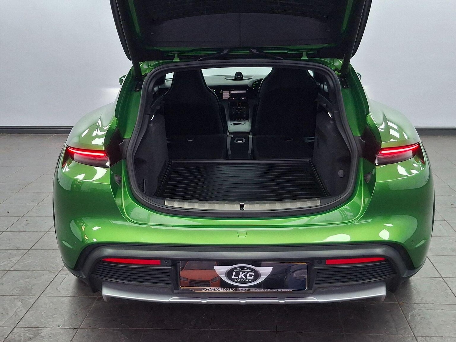 Used Porsche Taycan 2021 for sale - 77107632: Photo 25