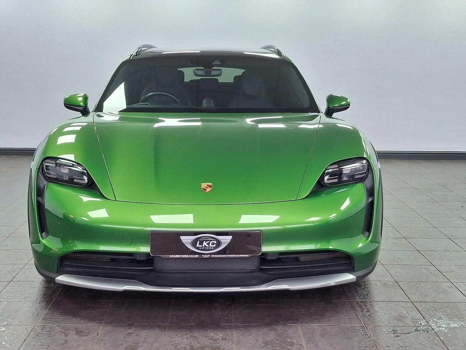 Used Porsche Taycan 2021 for sale - 77107632: Photo 3