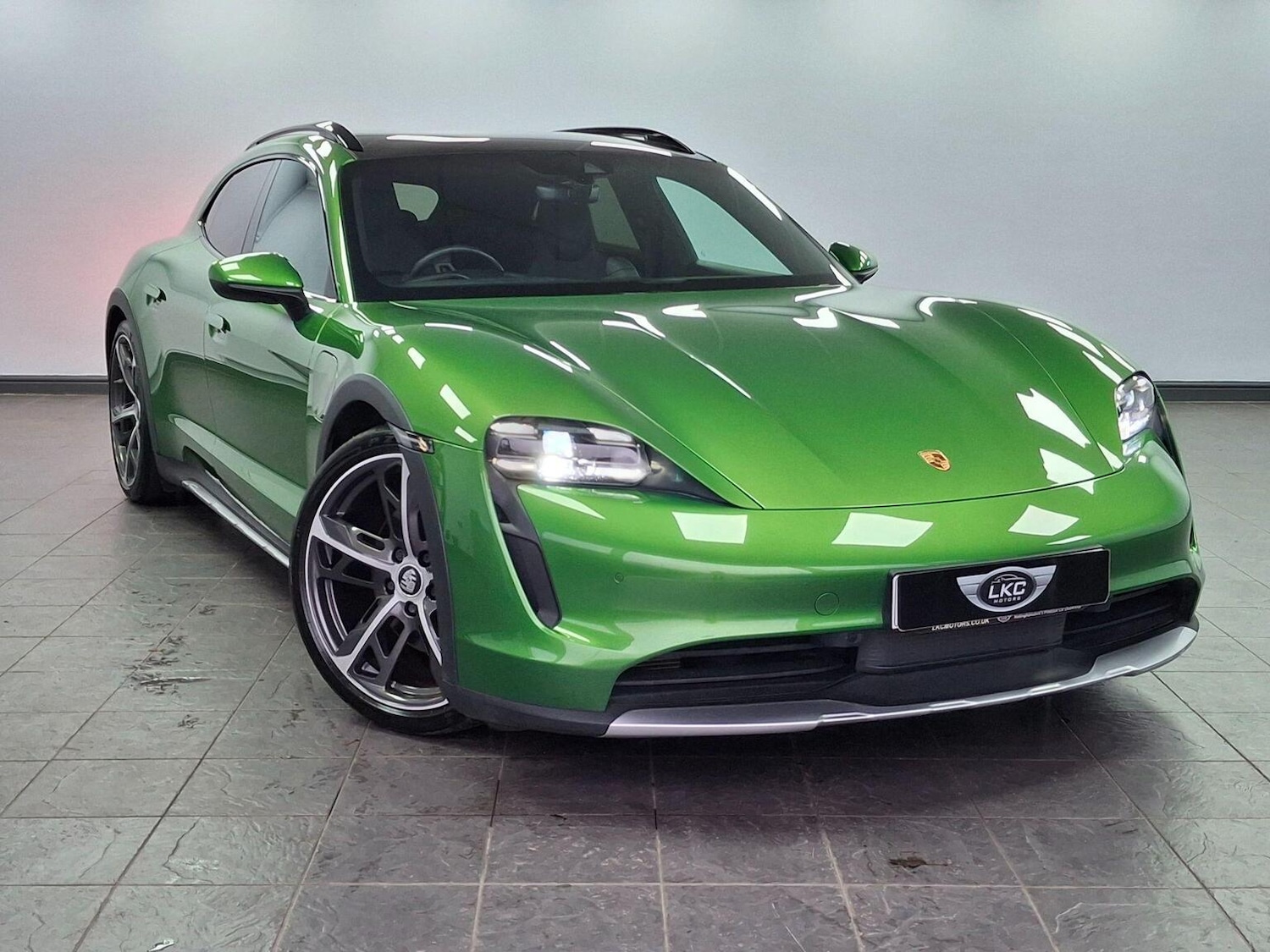 Used Porsche Taycan 2021 for sale - 77107632: Photo 45