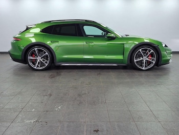 Used Porsche Taycan 2021 for sale - 77107632: Photo