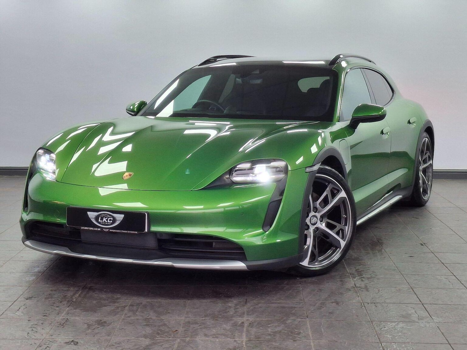 Used Porsche Taycan 2021 for sale - 77107632: Photo 59