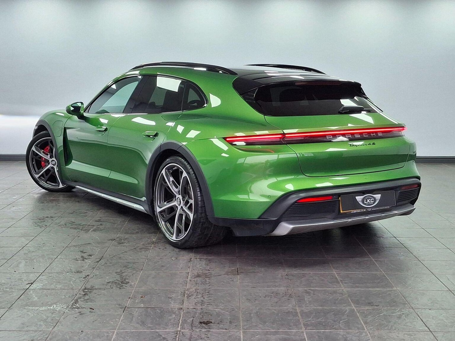 Used Porsche Taycan 2021 for sale - 77107632: Photo 82