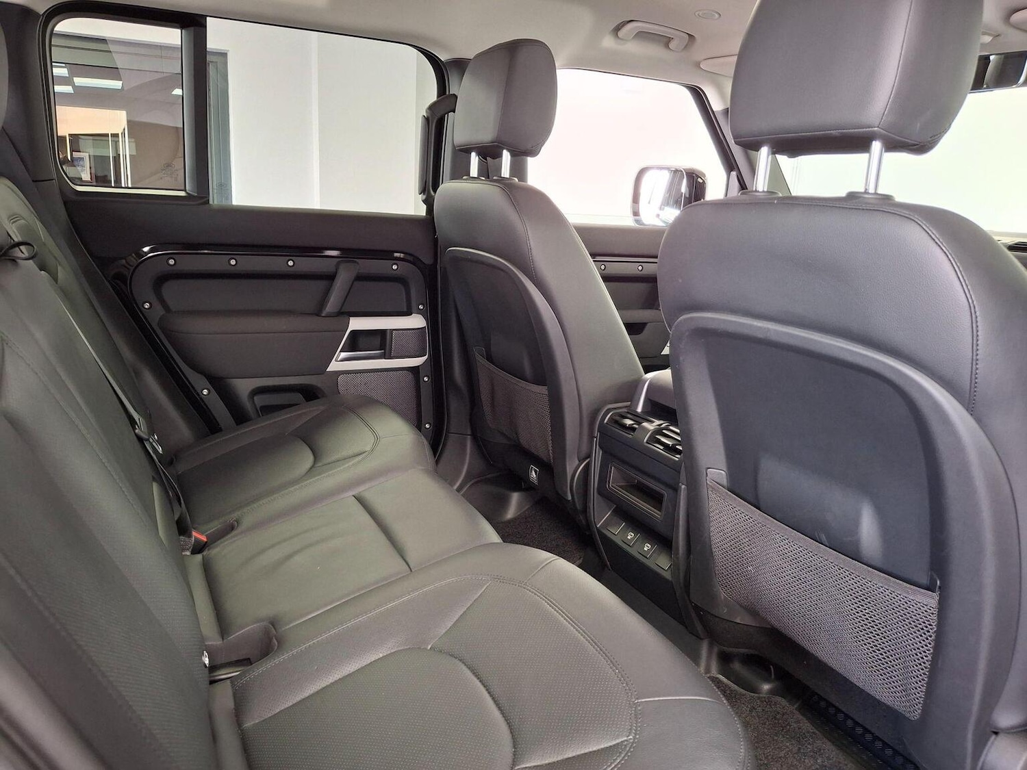 Used Land Rover Defender 110 2022 for sale - 78031696: Photo 10