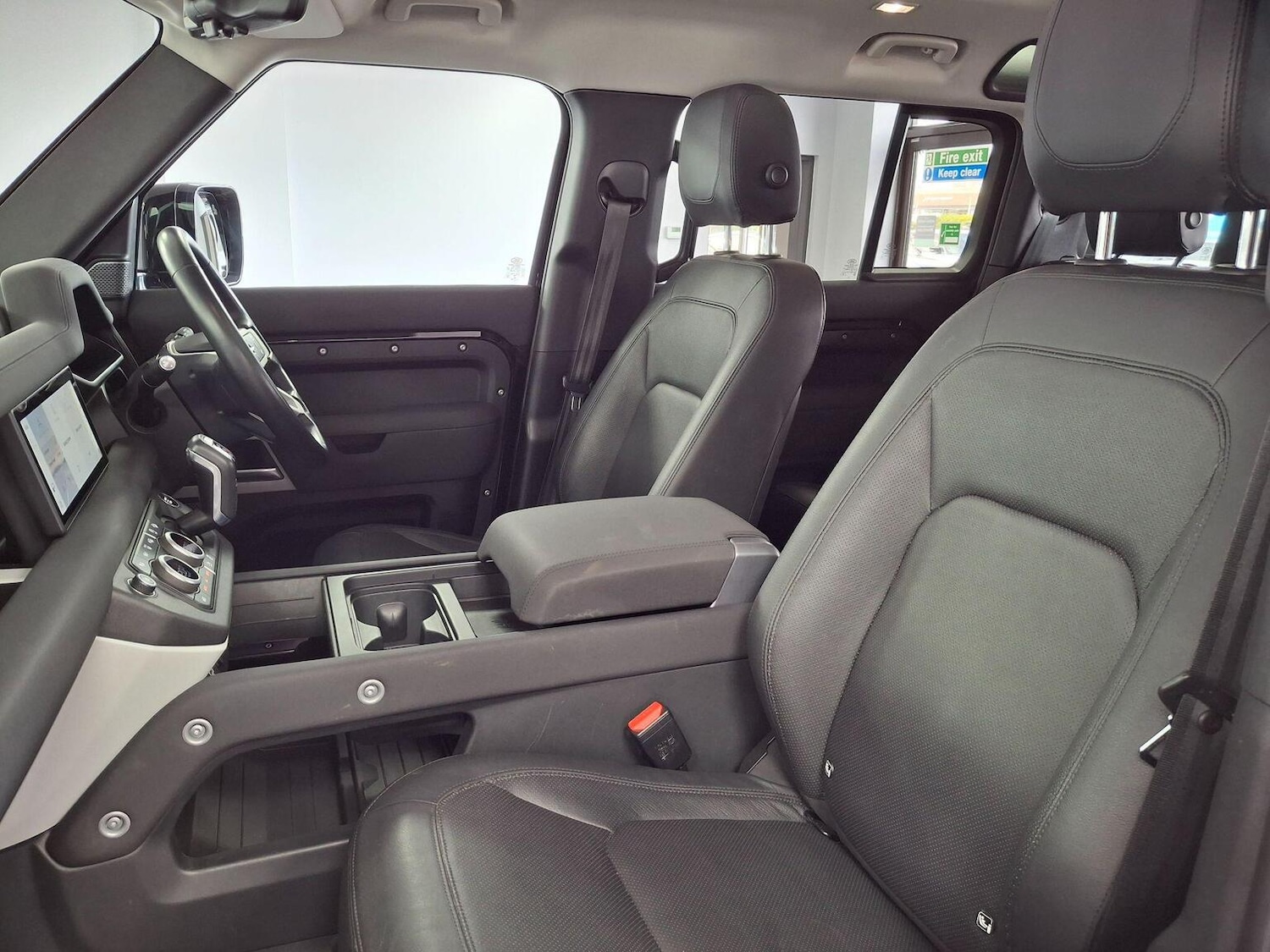 Used Land Rover Defender 110 2022 for sale - 78031696: Photo 12