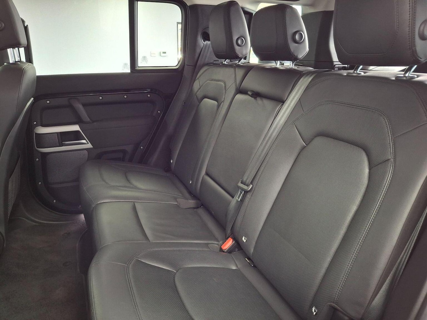 Used Land Rover Defender 110 2022 for sale - 78031696: Photo 14