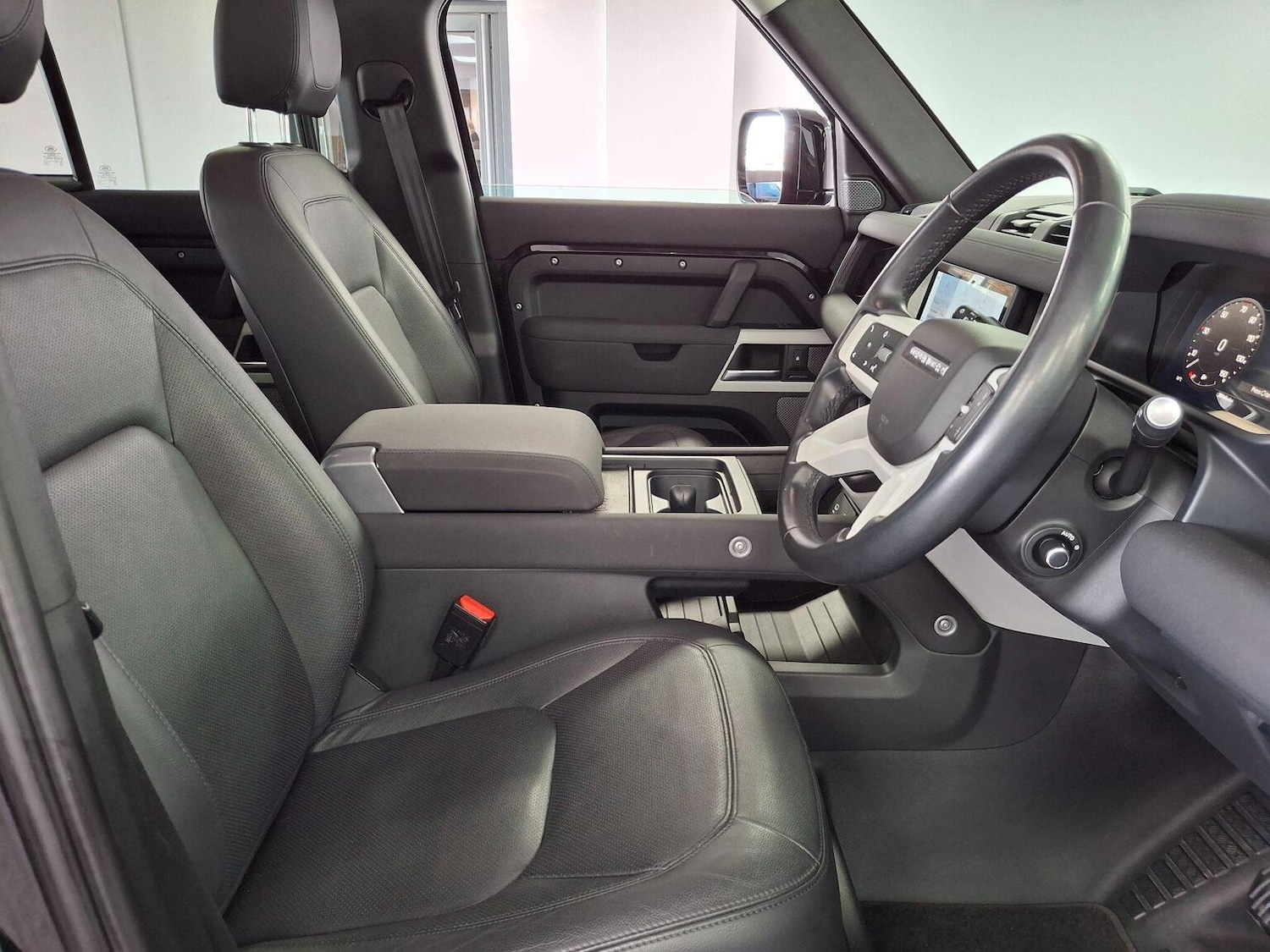 Used Land Rover Defender 110 2022 for sale - 78031696: Photo 78