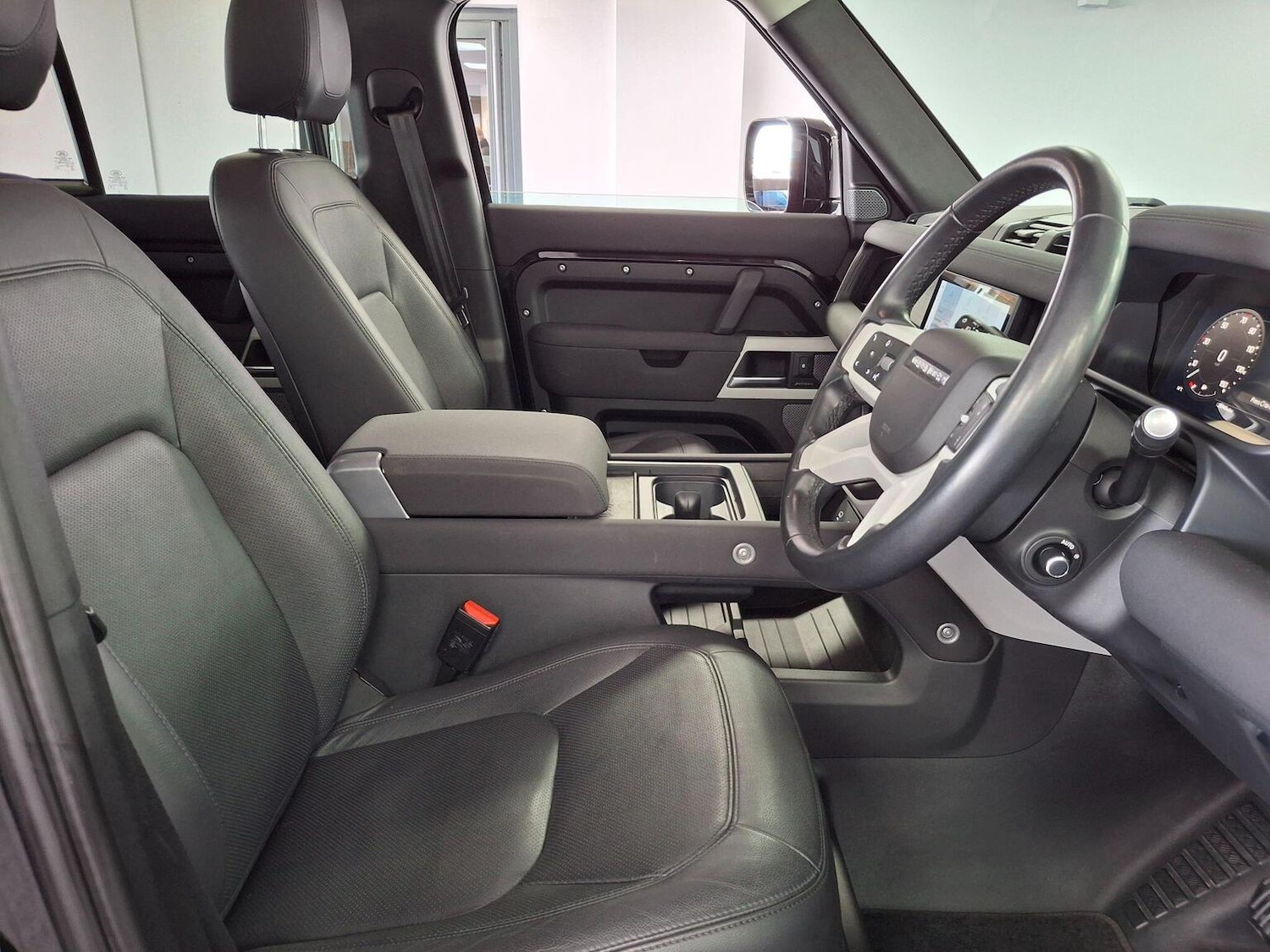 Used Land Rover Defender 110 2022 for sale - 78031696: Photo 9