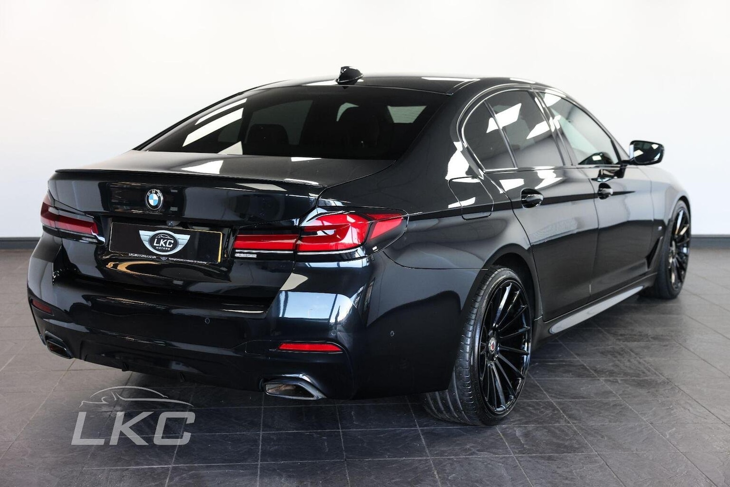 Used BMW 5 Series 2021 for sale - 76107377: Photo 2