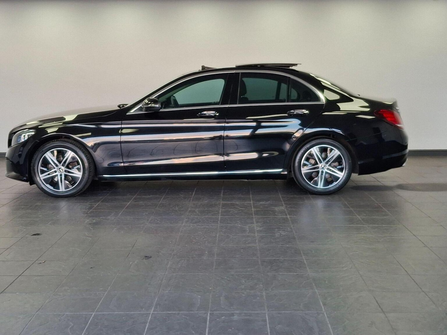 Used Mercedes-Benz C Class 2019 for sale - 76725591: Photo 11