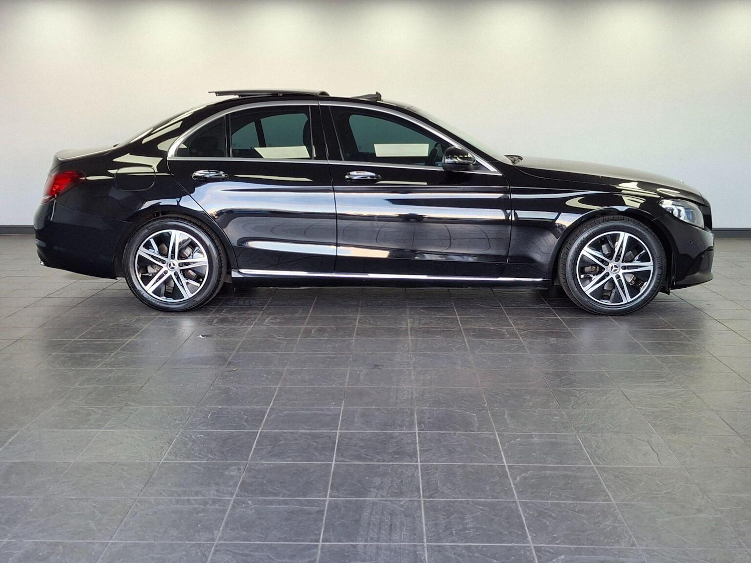 Used Mercedes-Benz C Class 2019 for sale - 76725591: Photo 15