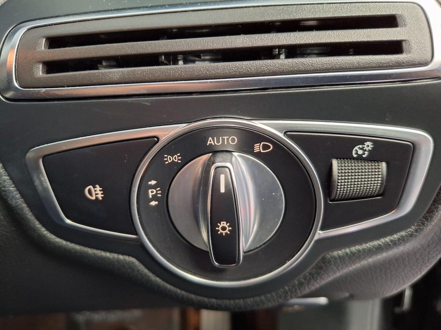 Used Mercedes-Benz C Class 2019 for sale - 76725591: Photo 17