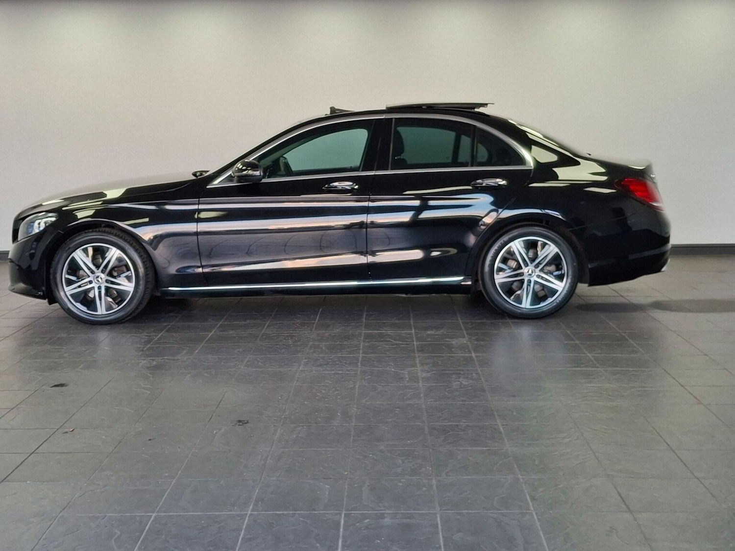 Used Mercedes-Benz C Class 2019 for sale - 76725591: Photo 21