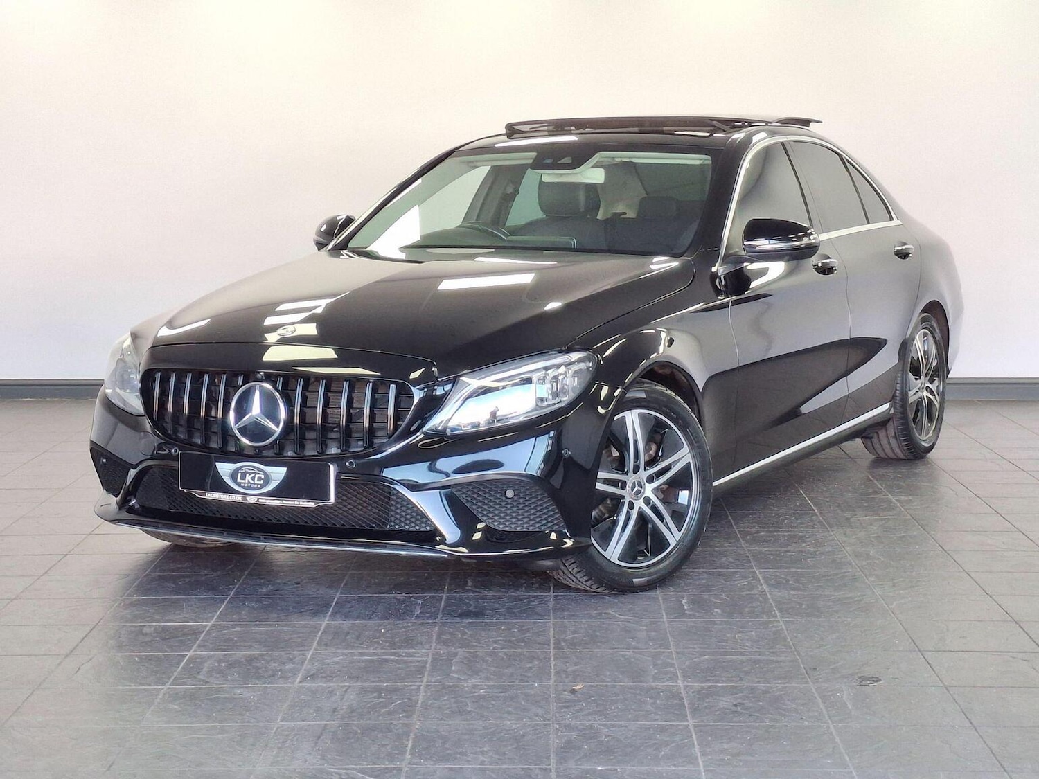 Used Mercedes-Benz C Class 2019 for sale - 76725591: Photo 24