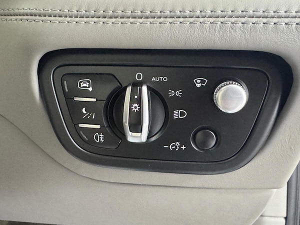 Used Bentley Bentayga 2019 for sale - 75731251: Photo 44
