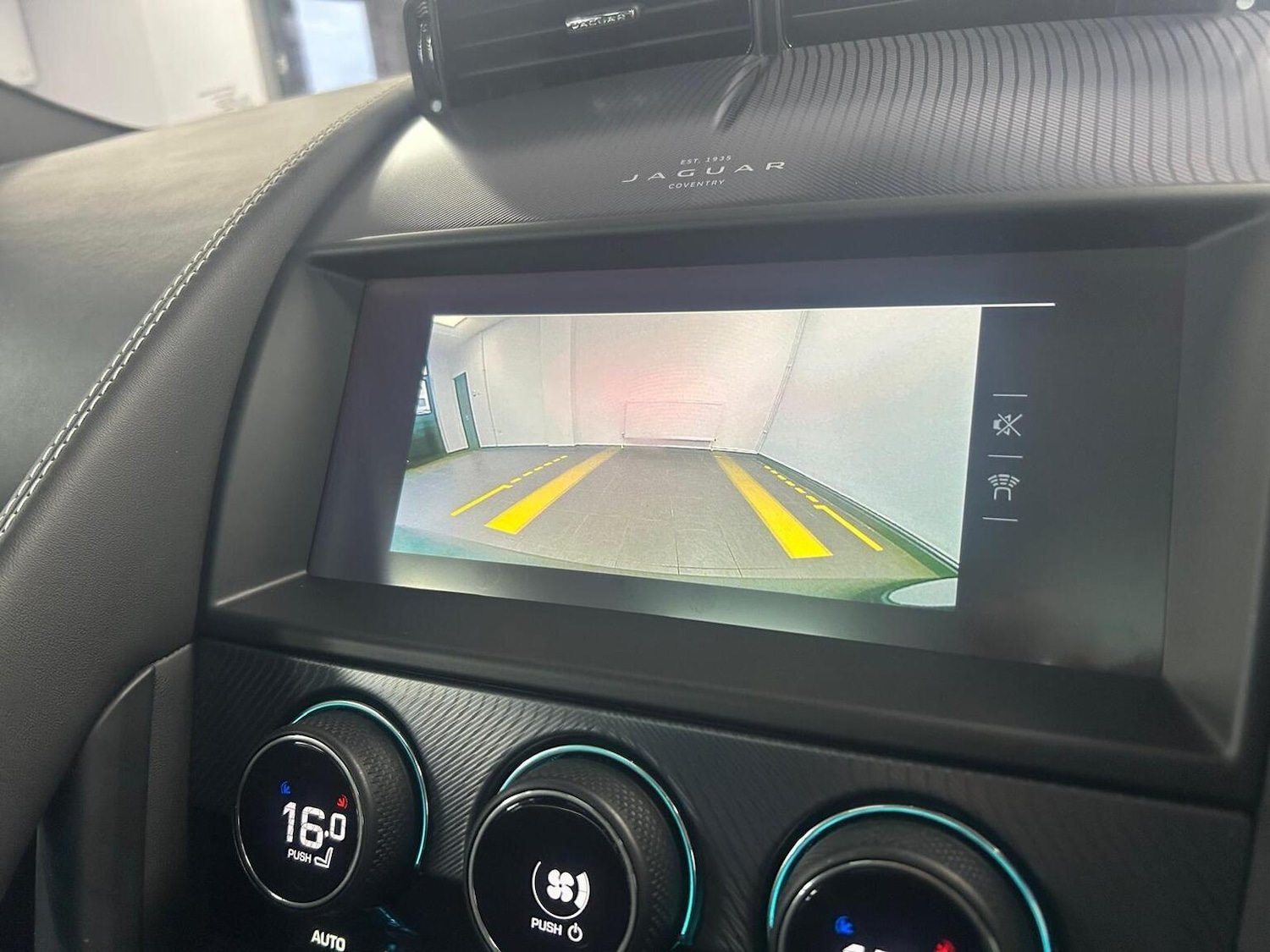 Used Jaguar F-Type 2021 for sale - 76951030: Photo 21