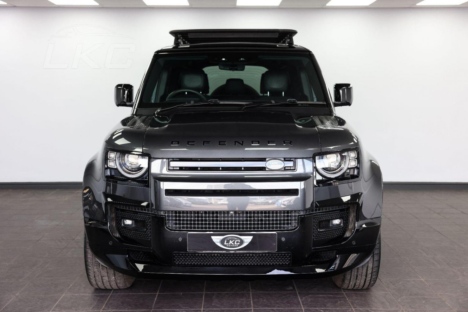 Used Land Rover Defender 110 2023 for sale - 76794598: Photo 2