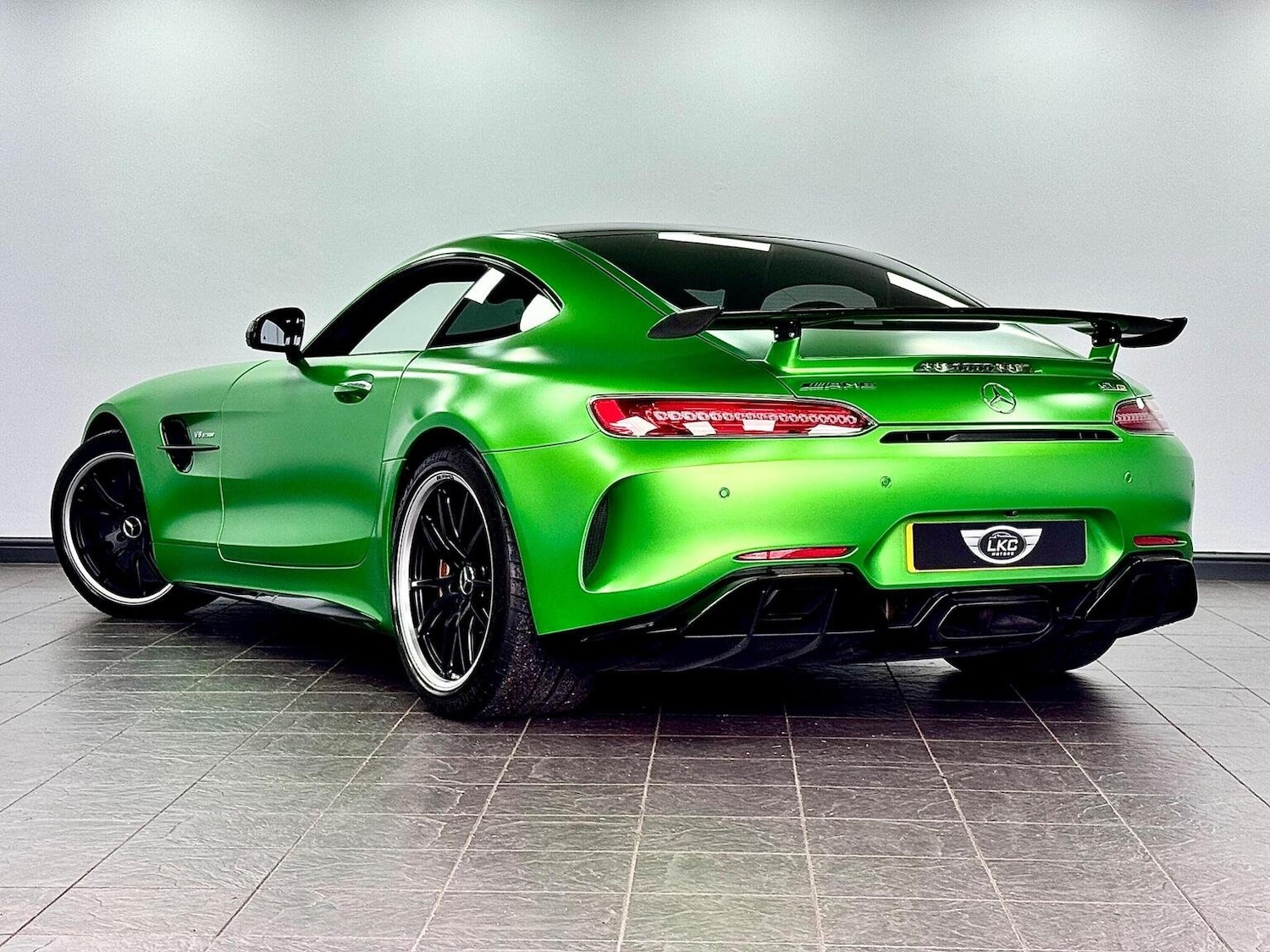 Used Mercedes-Benz AMG GT 2017 for sale - 76281386: Photo 3