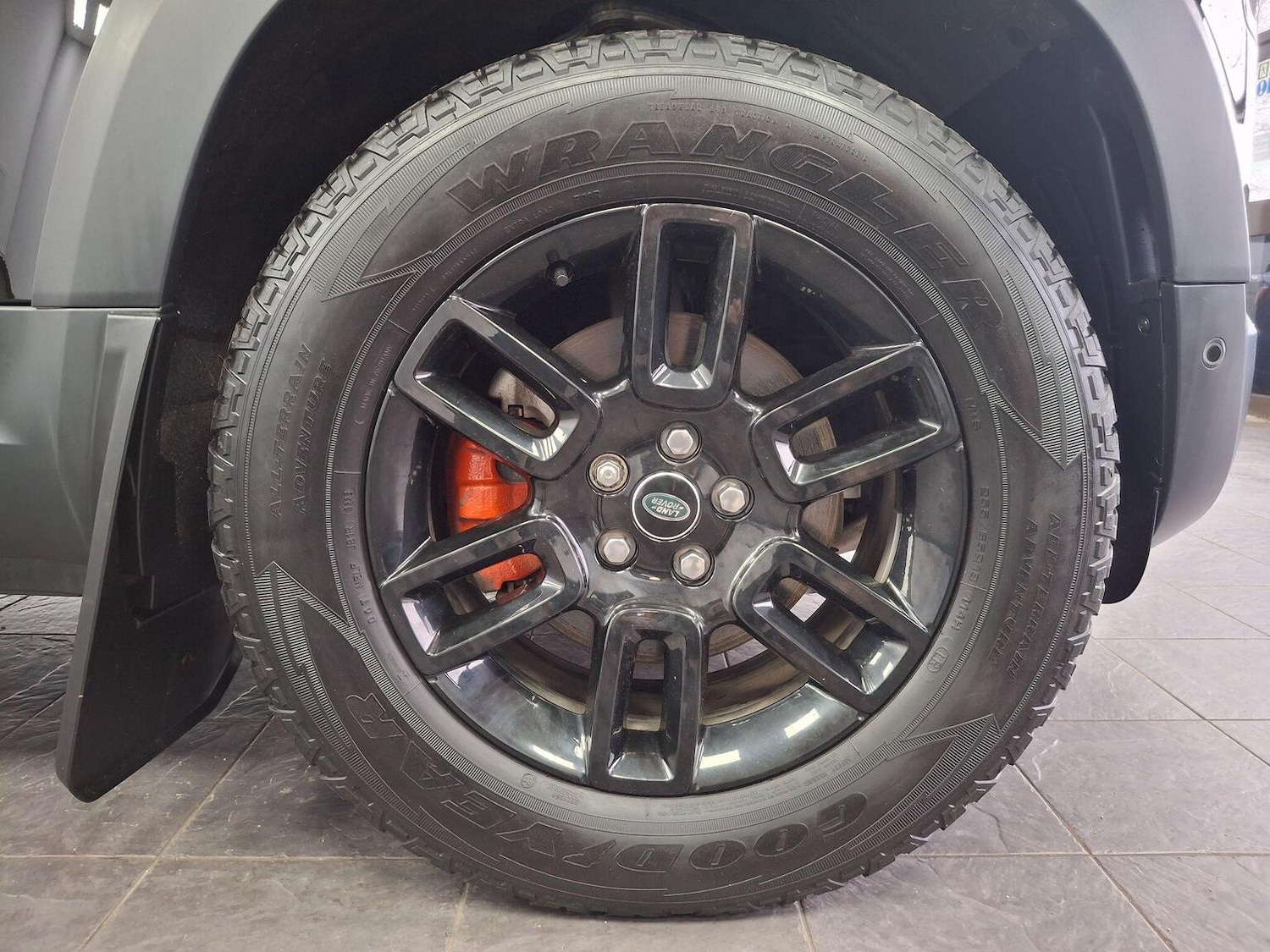 Used Land Rover Defender 110 2023 for sale - 77020582: Photo 100