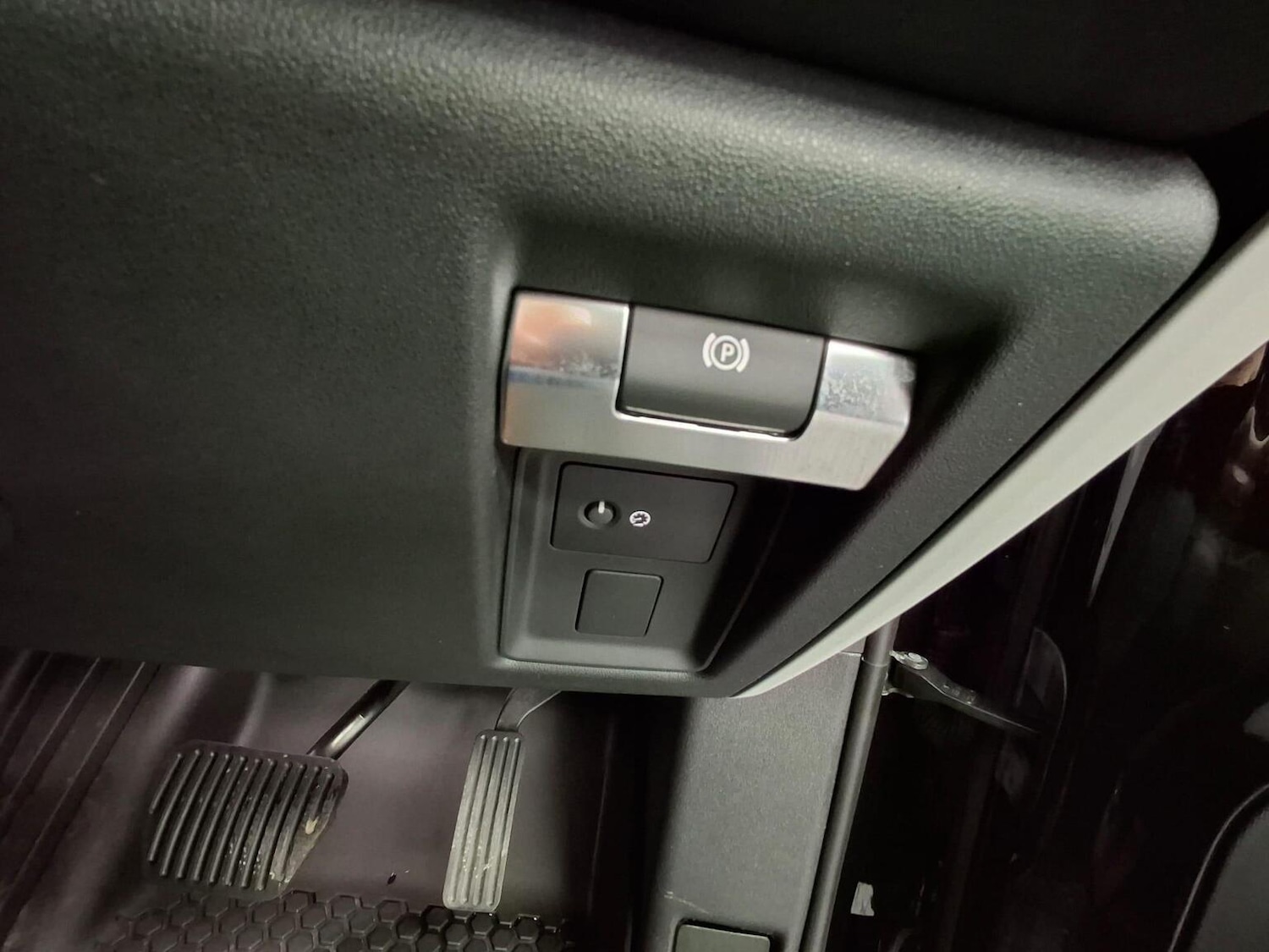 Used Land Rover Defender 2023 for sale - 77020582: Photo 14