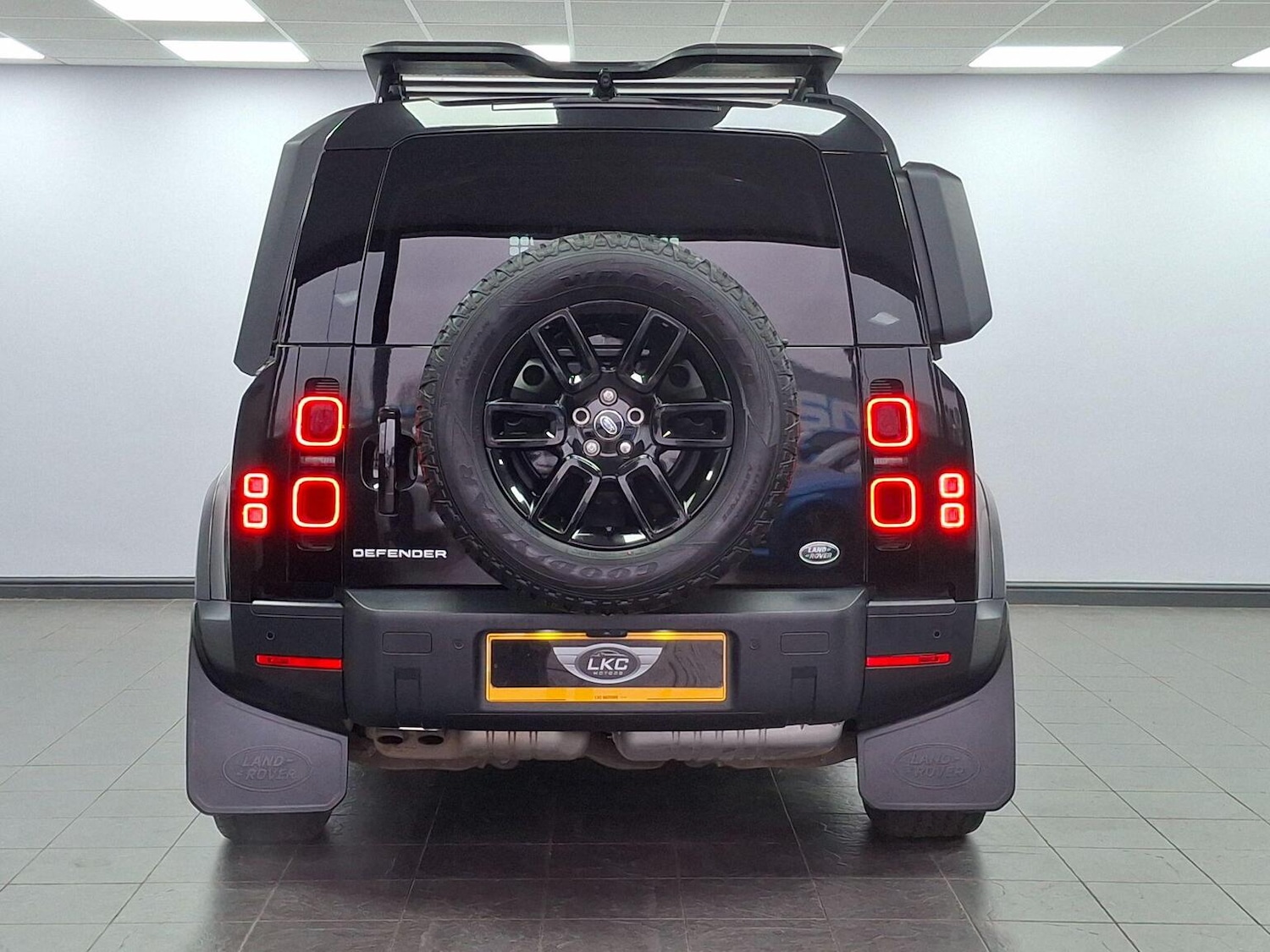 Used Land Rover Defender 110 2023 for sale - 77020582: Photo 48