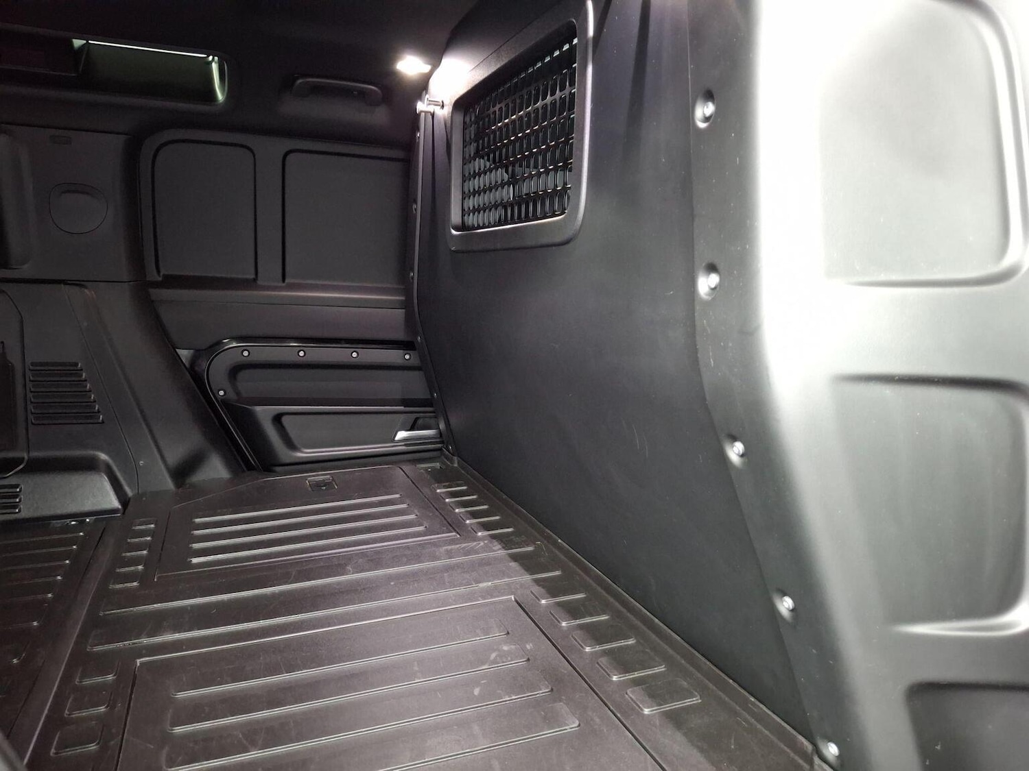 Used Land Rover Defender 110 2023 for sale - 77020582: Photo 56