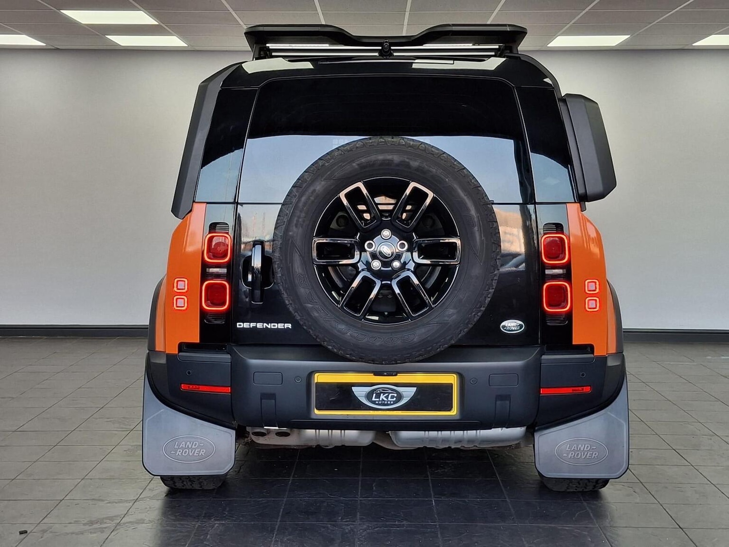 Used Land Rover Defender 2023 for sale - 77020582: Photo 6