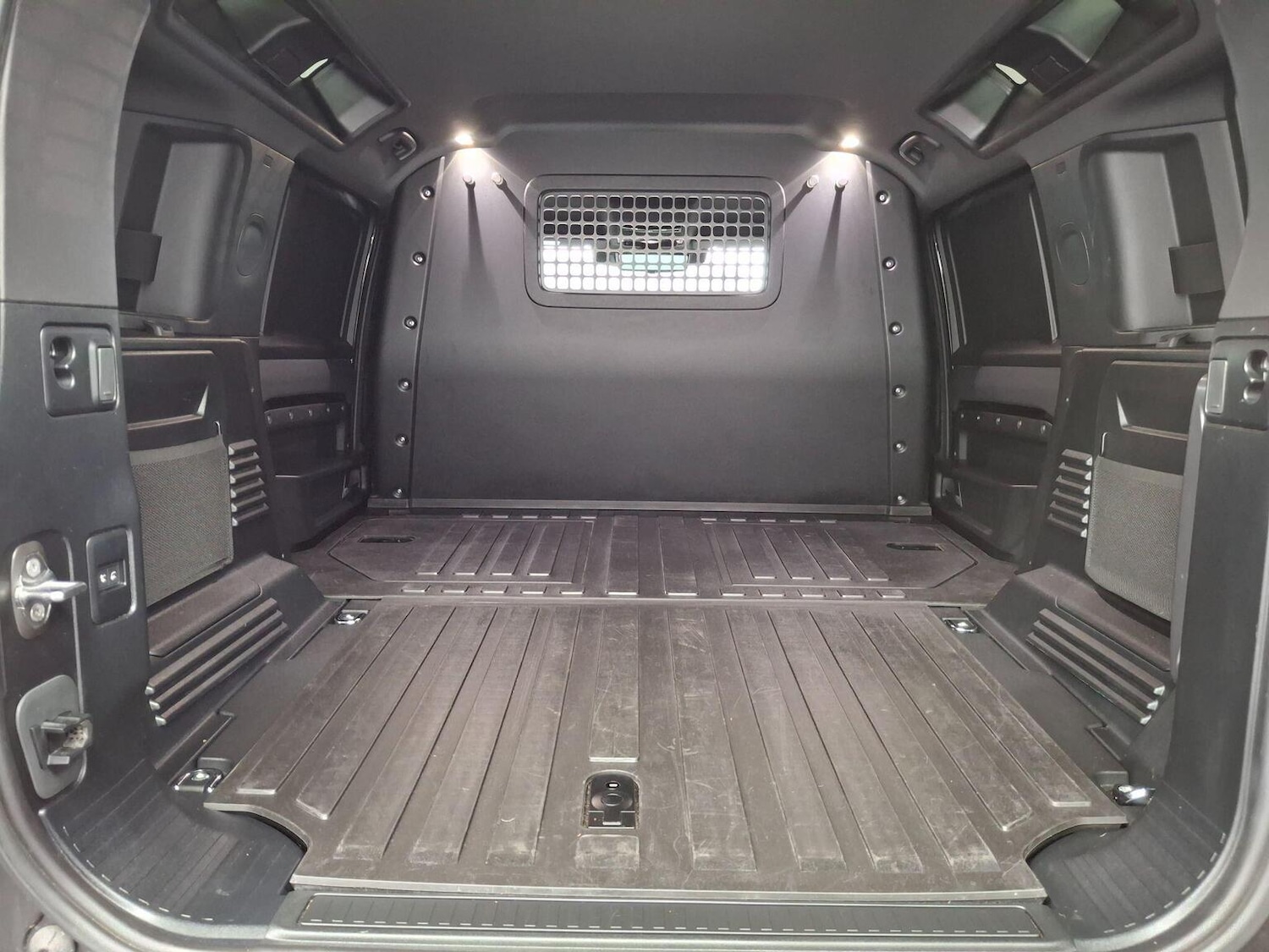 Used Land Rover Defender 110 2023 for sale - 77020582: Photo 65