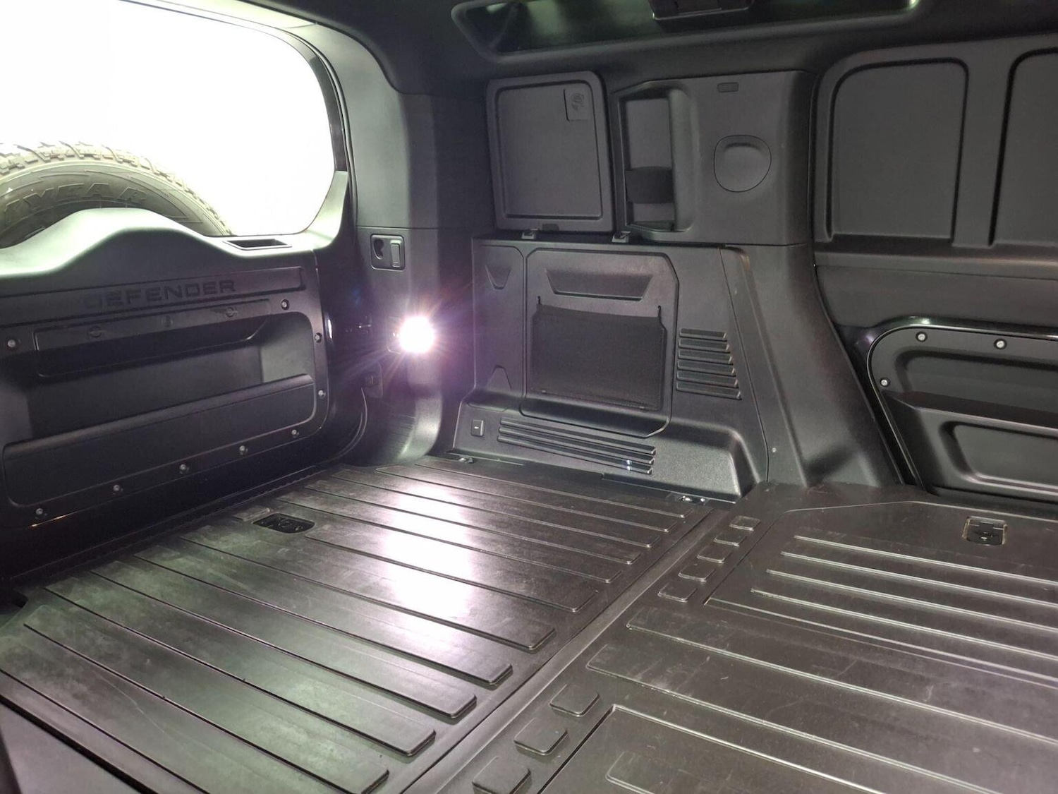 Used Land Rover Defender 110 2023 for sale - 77020582: Photo 76