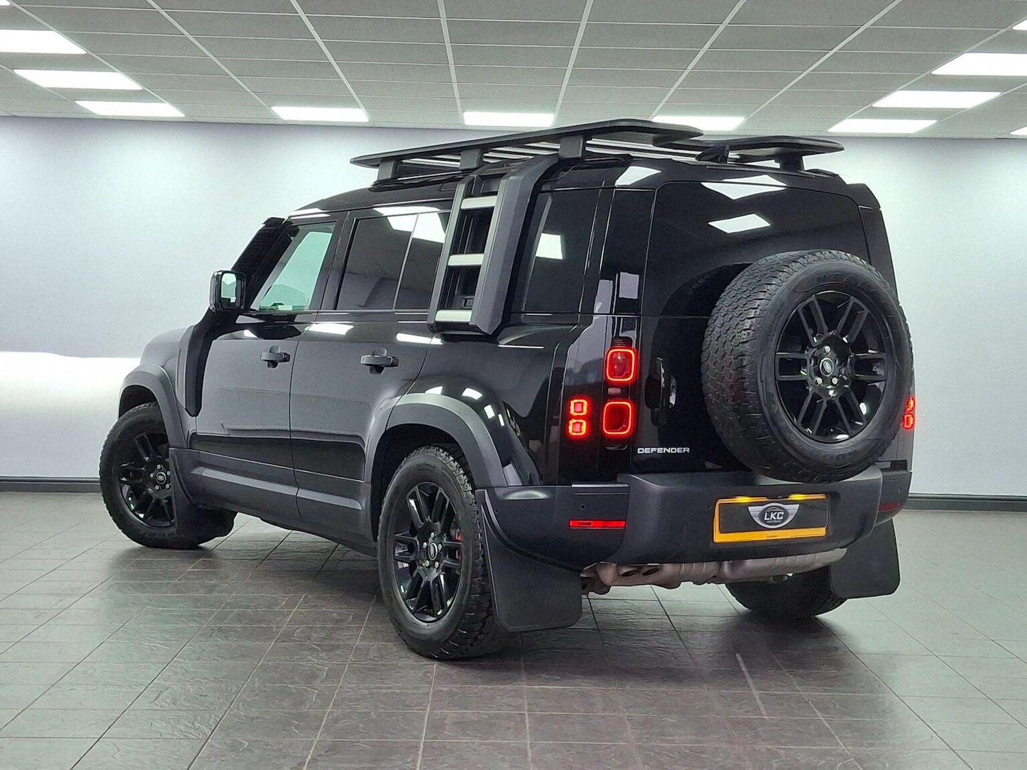 Used Land Rover Defender 110 2023 for sale - 77020582: Photo 82